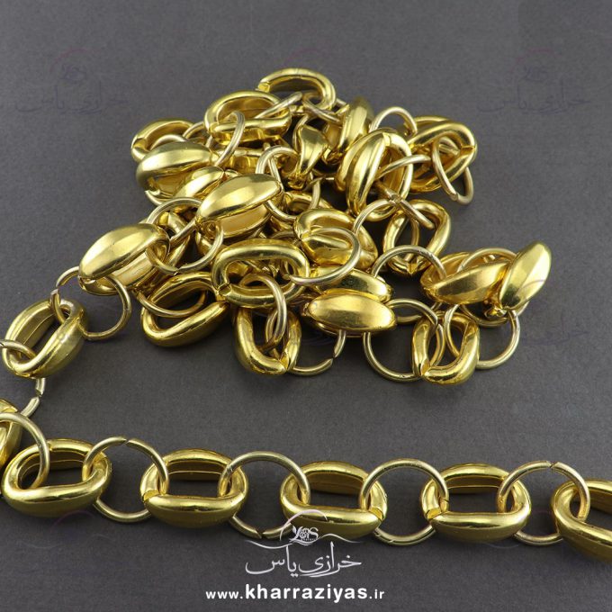 زنجیر پلاستیکی با حلقه فلزی طلایی
