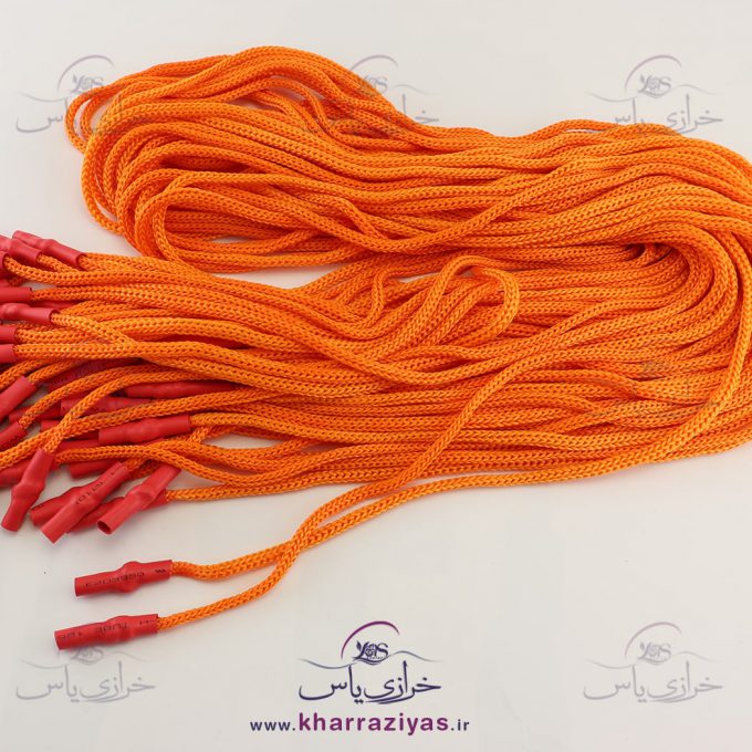بند هودی نارنجی با سربند قرمز