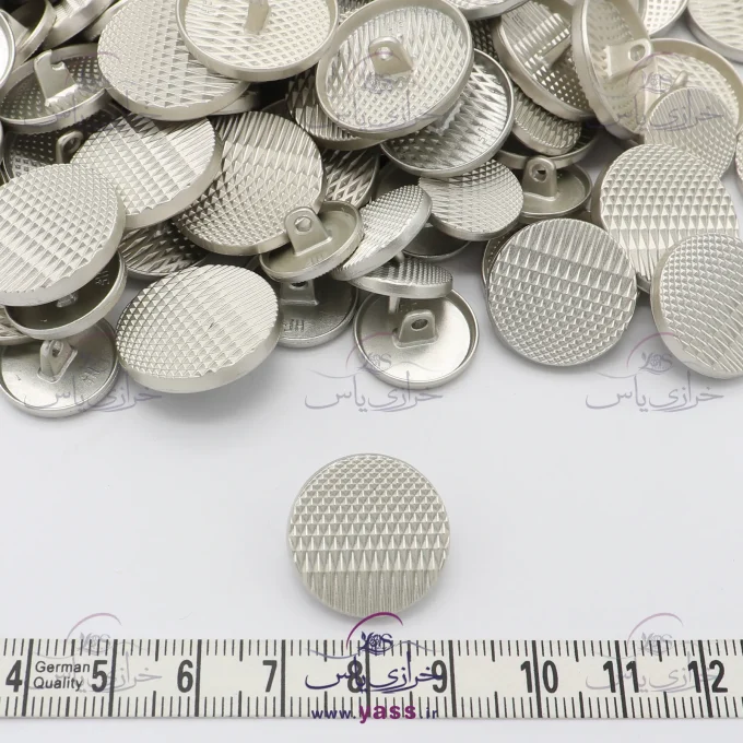 دکمه فلزی خارجی پایه دار طرح سنتی نقره ای 20 میل