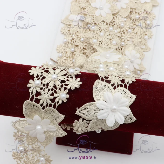 گیپور دانتل مدل گل برجسته مرواریدی سفید کرم 6 سانت